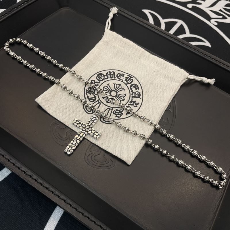 Ch*0me He**ts necklaces